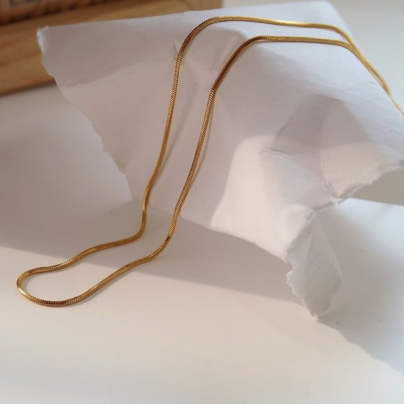 NEW 18K Gold Plated Snake Chain Necklace - Picture 8 of 10